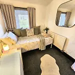 Leaf Tree Cottage, Close To Coast, Lakes And Fells