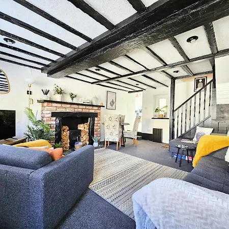 Leaf Tree Cottage, Close To Coast, Lakes And Fells *