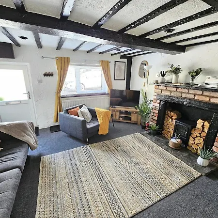 Leaf Tree Cottage, Close To Coast, Lakes And Fells Holiday home
