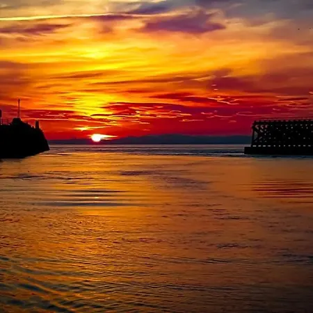 Leaf Tree Cottage, Close To Coast, Lakes And Fells *