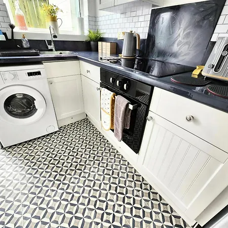 Leaf Tree Cottage, Close To Coast, Lakes And Fells *