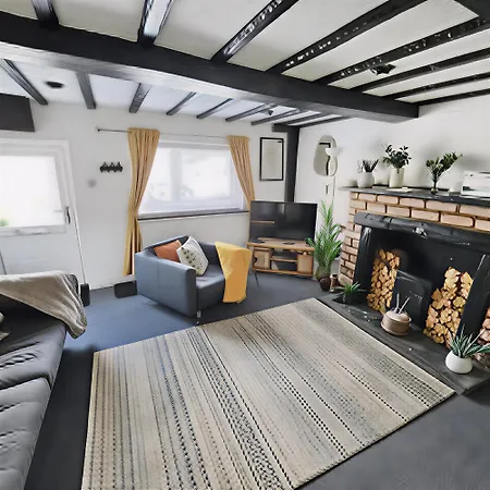 Leaf Tree Cottage, Cosy Lakeland Retreat For Mountain, Coastal And Lakeside Breaks * Workington
